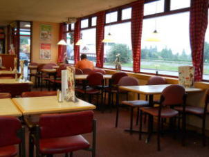 �C�M���X�E�t�����X���t���I�s�E�����J���x�O�̃z�e���ɂ�