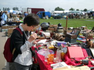 �C�M���X�E�t�����X���t���I�s�E�j���[�A�[�N�̃A���e�B�[�N�t�F�A�����^