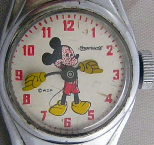 京都嵯峨野パーシモンのアンティーク ディズニー時計 ミッキーマウス インガソル社製 機械式手巻き時計