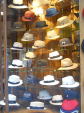 バルセロナ、街角アート、帽子屋さん