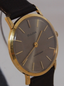 京都嵯峨野パーシモンのアンティーク腕時計,ブローバ（BULOVA）社製・ロンシャン（LONGCHAMP),手巻き